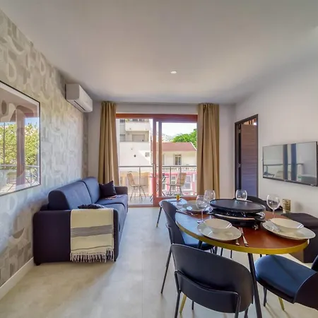 #gt Le Joli Berthelot T2 Renovated & Air-conditioned Tram Apartment Grenoble
